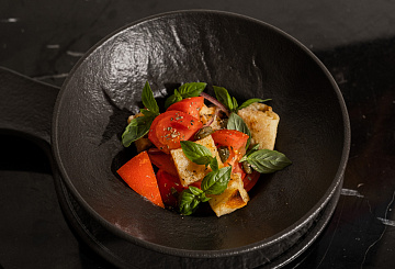 Тосканский салат "Панцанелла" 